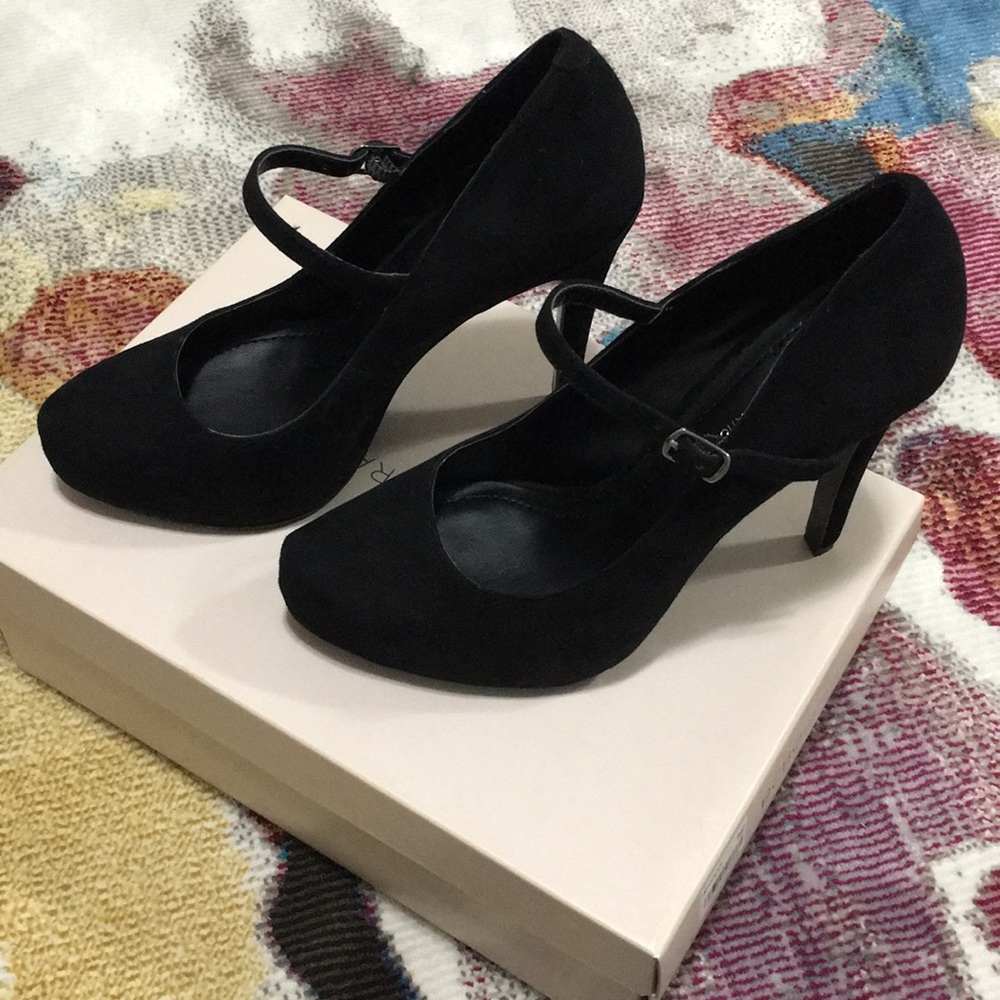 BCBG Black Suede 4” High Heels